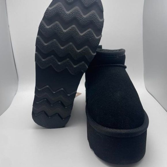 CUSHIONAIRE Women's COZY Genuine Suede pull on platform boot BLACK 5 - Picture 5 of 6